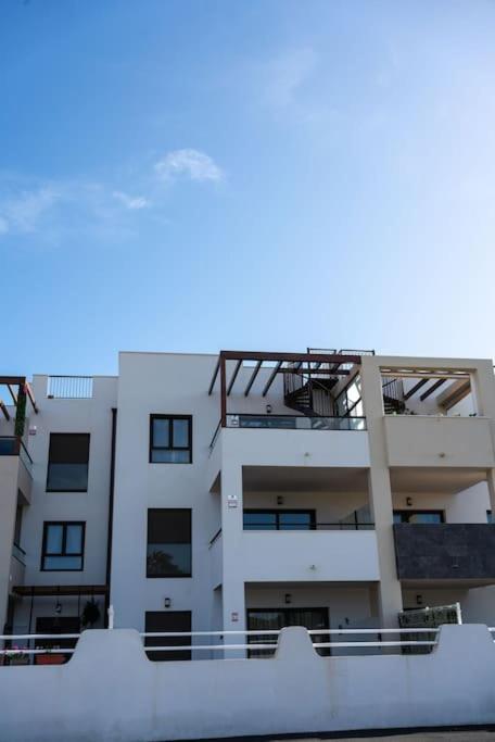 Sunny Luxury Apartment With Two Great Sunny - Level Terraces, Two Swimming Pools, In A New Complex Pueblo Majorero, Close To Fuerteventura Golf Club, Next To The Beach , Atlantico Shopping Mall And Casino In Caleta De Fuste Exteriér fotografie