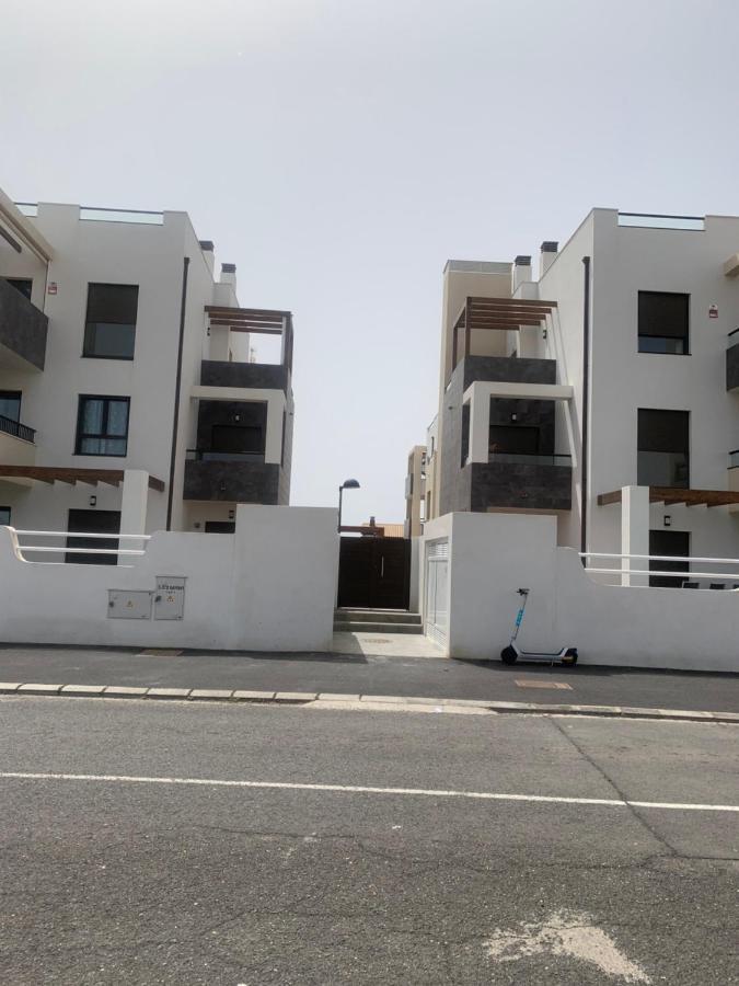 Sunny Luxury Apartment With Two Great Sunny - Level Terraces, Two Swimming Pools, In A New Complex Pueblo Majorero, Close To Fuerteventura Golf Club, Next To The Beach , Atlantico Shopping Mall And Casino In Caleta De Fuste Exteriér fotografie