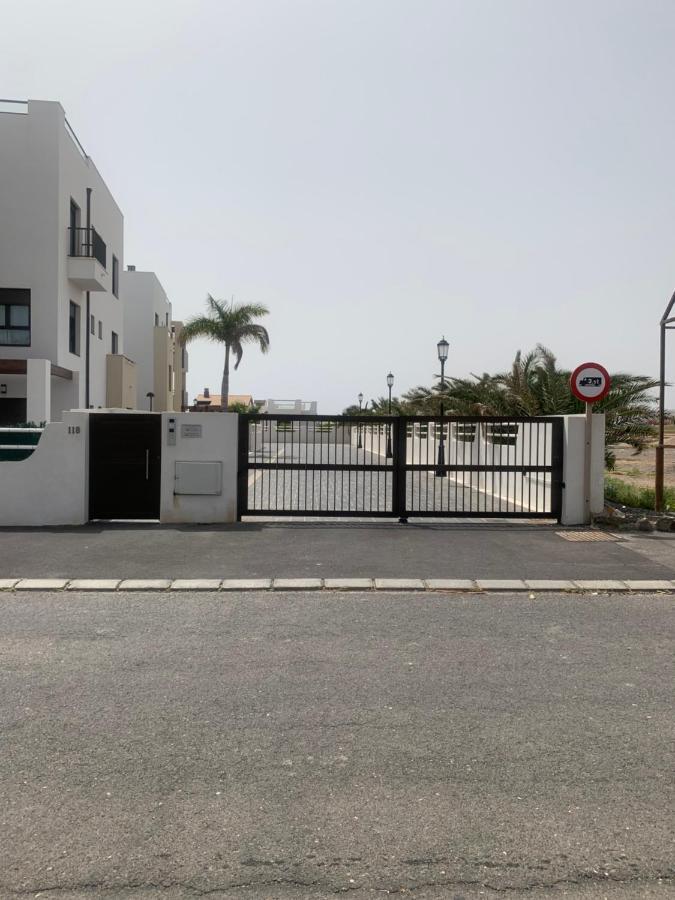 Sunny Luxury Apartment With Two Great Sunny - Level Terraces, Two Swimming Pools, In A New Complex Pueblo Majorero, Close To Fuerteventura Golf Club, Next To The Beach , Atlantico Shopping Mall And Casino In Caleta De Fuste Exteriér fotografie